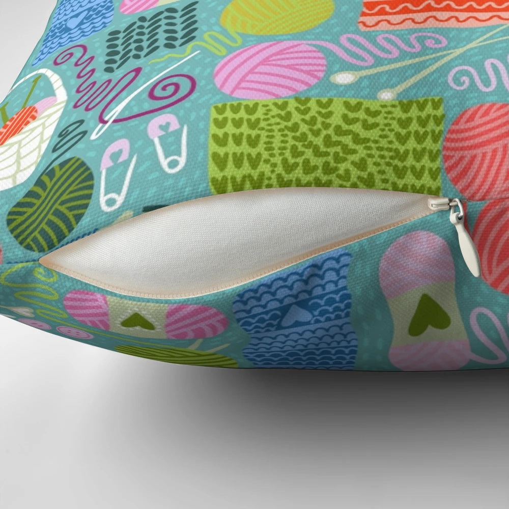 A plush and soft pillow featuring the classic "knit one, purl one" pattern, a must-have for knitting lovers.