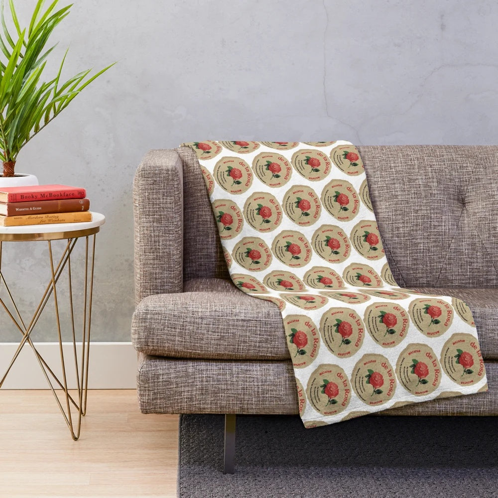 Soft and cuddly plush blanket featuring a mazapán-inspired design