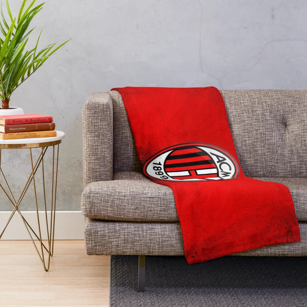 Plush blanket with AC Milan logo and colors