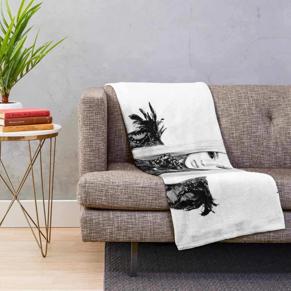 Poppy plush blanket for a cozy night
