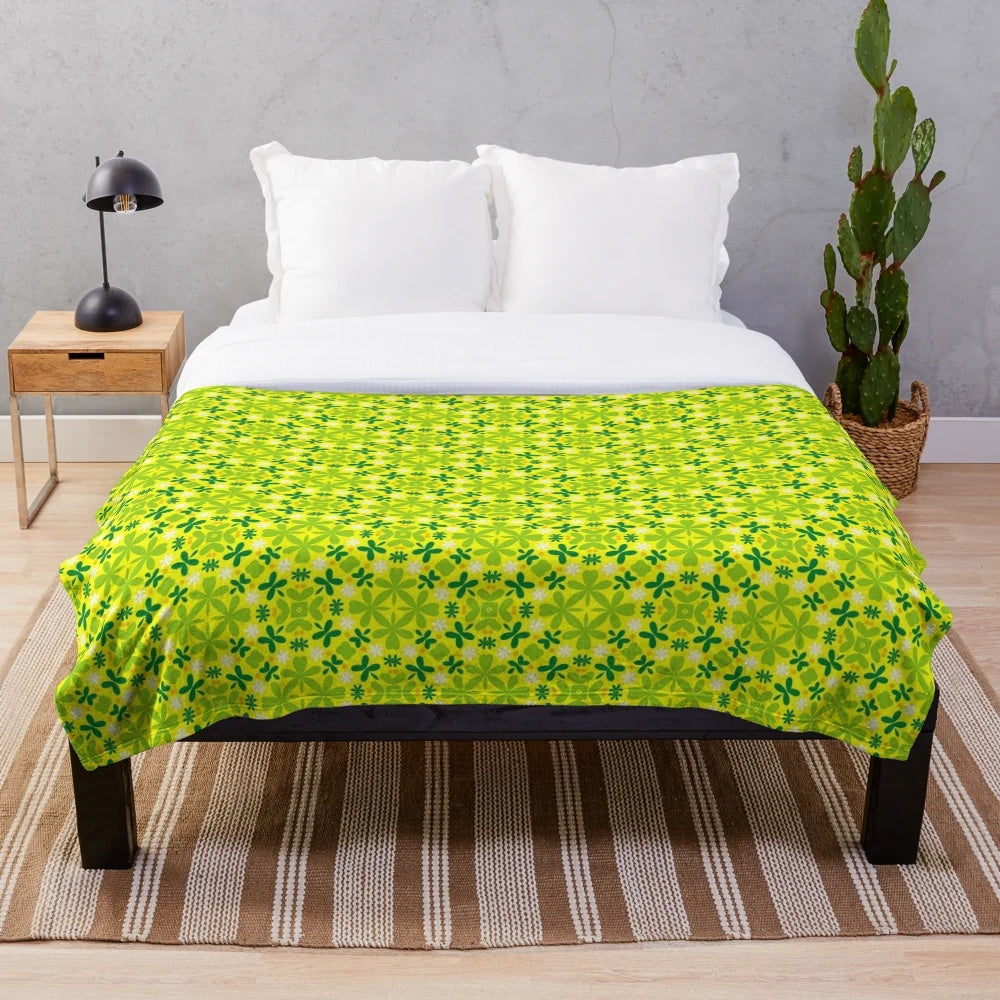 Plush blanket with a pattern design