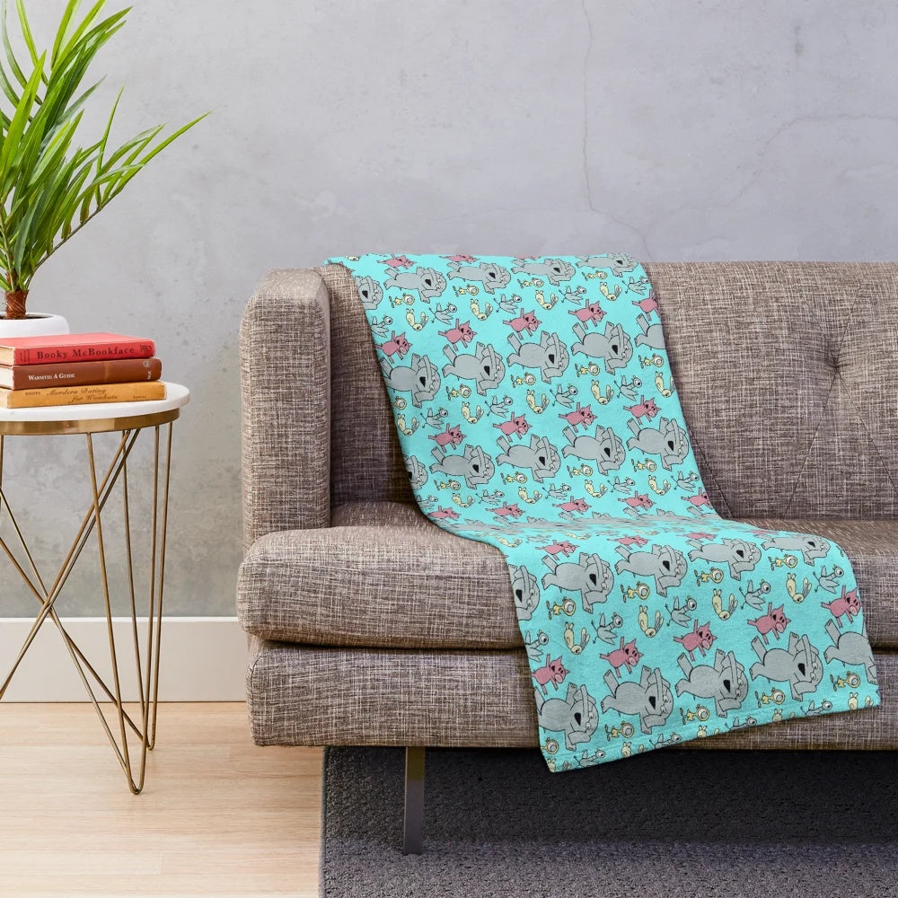 Elephant and Piggie Dancing Plush Blanket for Kids