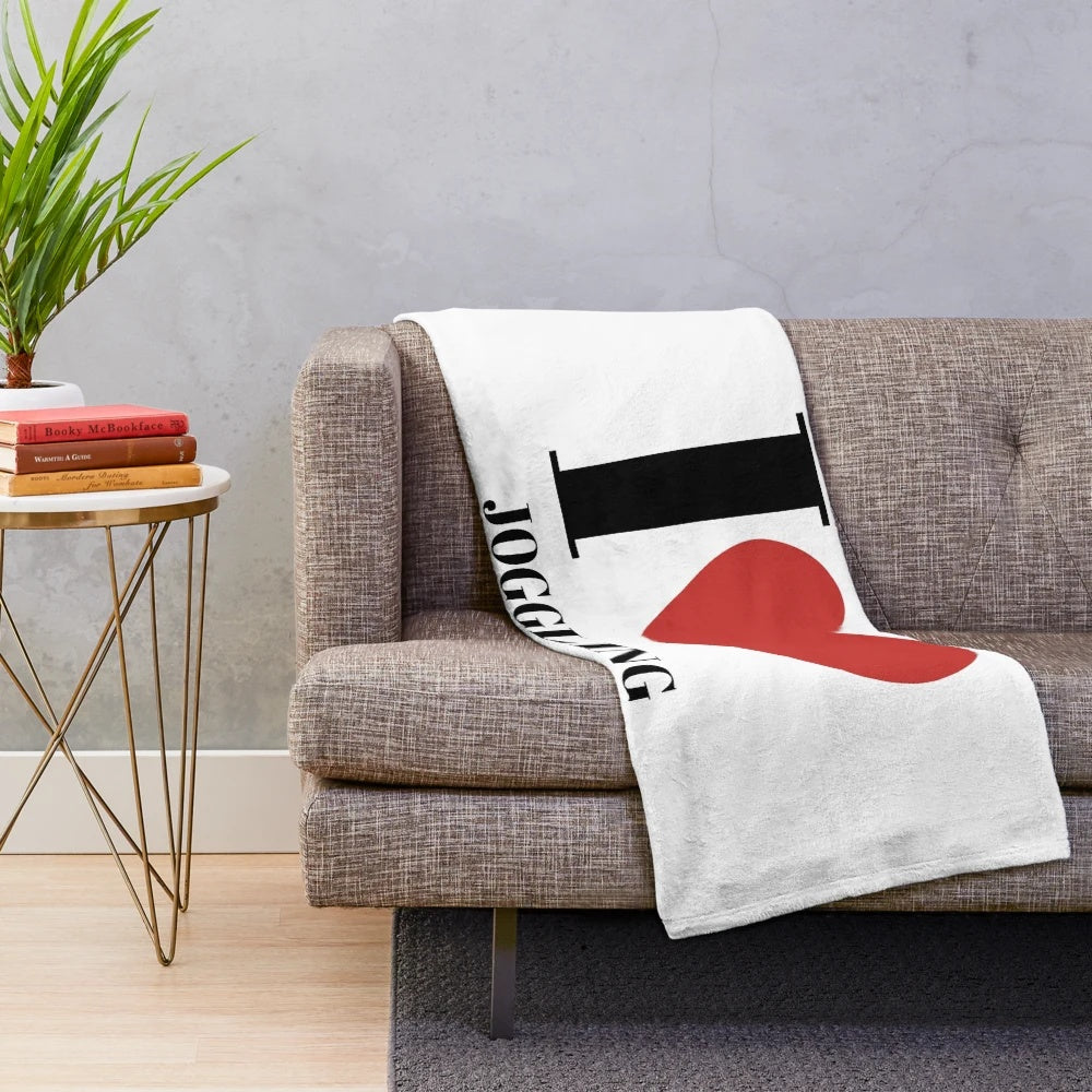 Plush blanket with joggling design