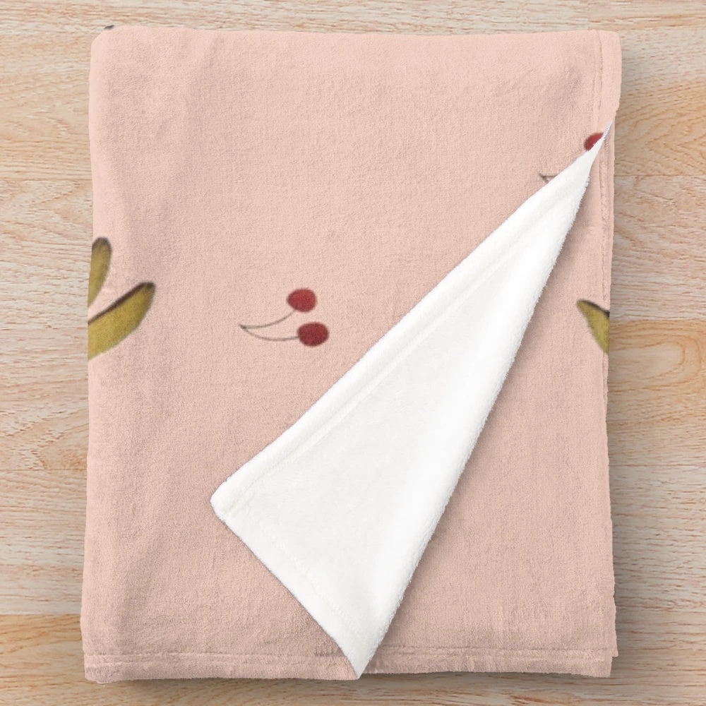 Soft and plush LA PETITE VIE blanket with a pink and floral pattern