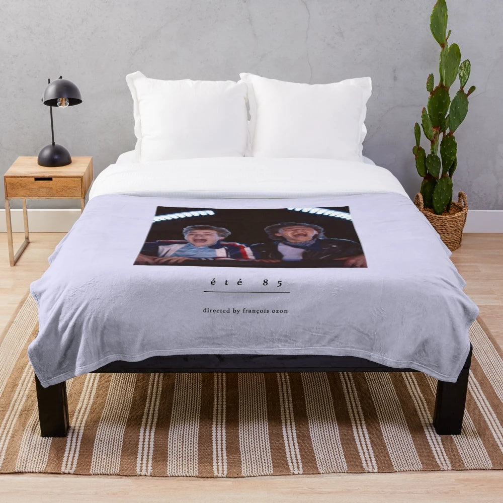 Plush blanket featuring Ete 85 (Summer 85) movie art