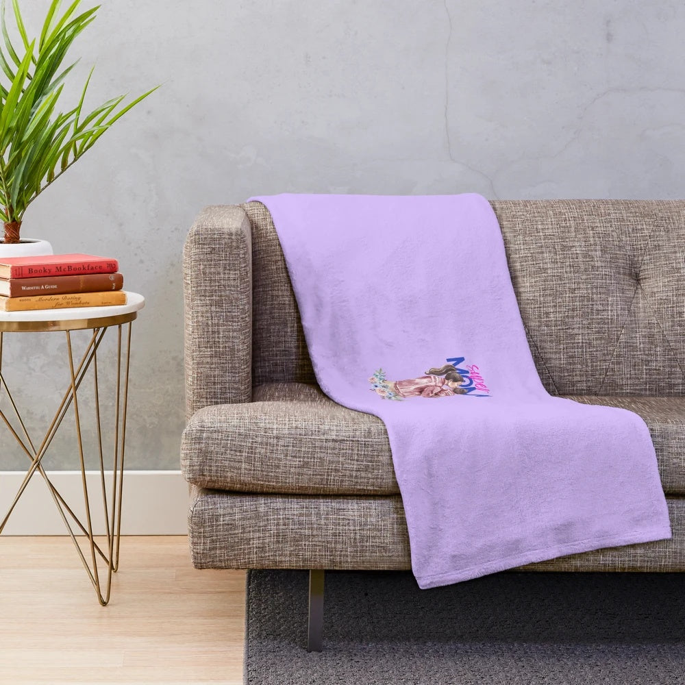 Soft plush blanket with "Super MOM #2" text in black and white