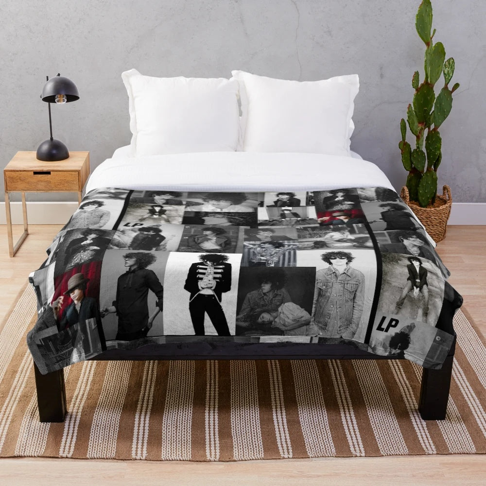 Plush blanket with Laura Pergolizzi design