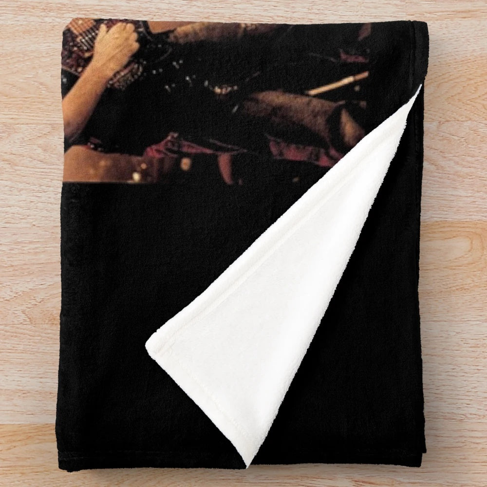 Metropolitana Plush Blanket with Mexican-inspired retro design