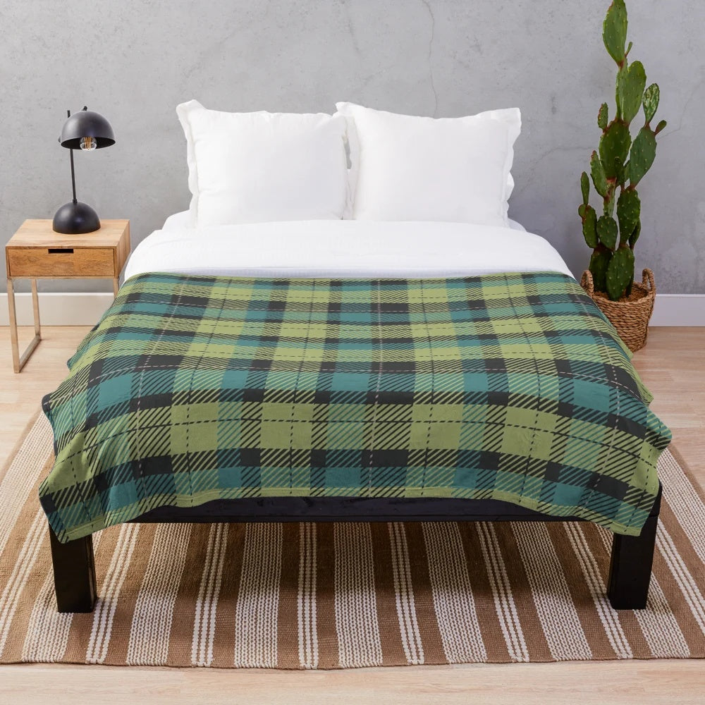 Soft plush blanket with Scottish tartan pattern design