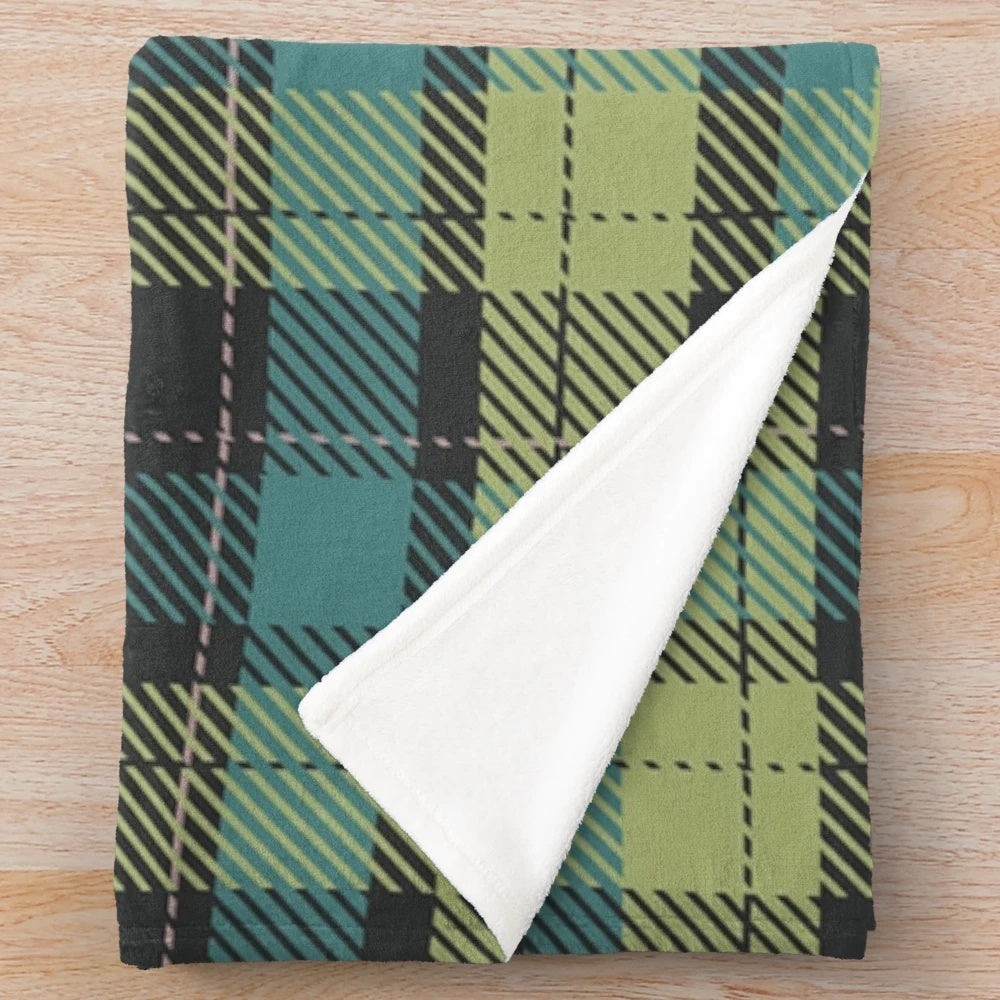 Soft plush blanket with Scottish tartan pattern design