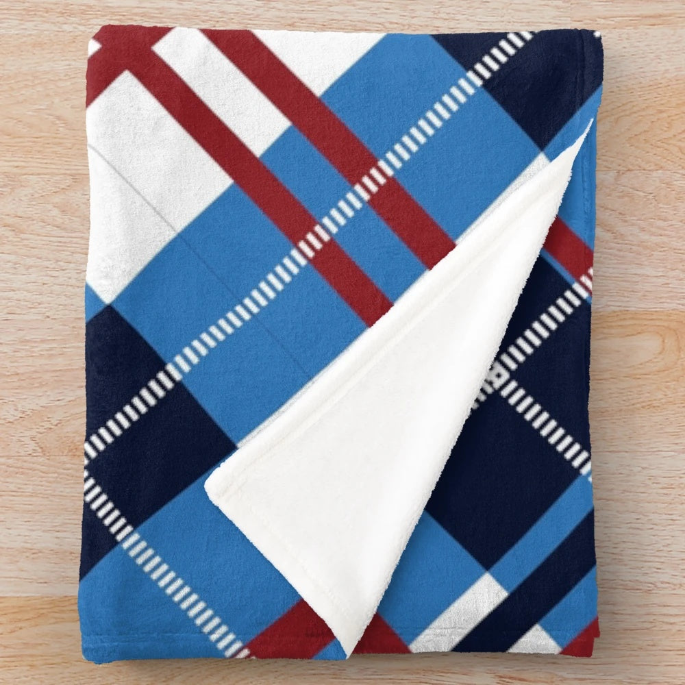 Plush blanket with traditional Scottish tartan pattern