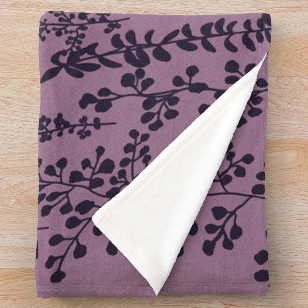 Soft, plush throw blanket with Twilight-inspired design