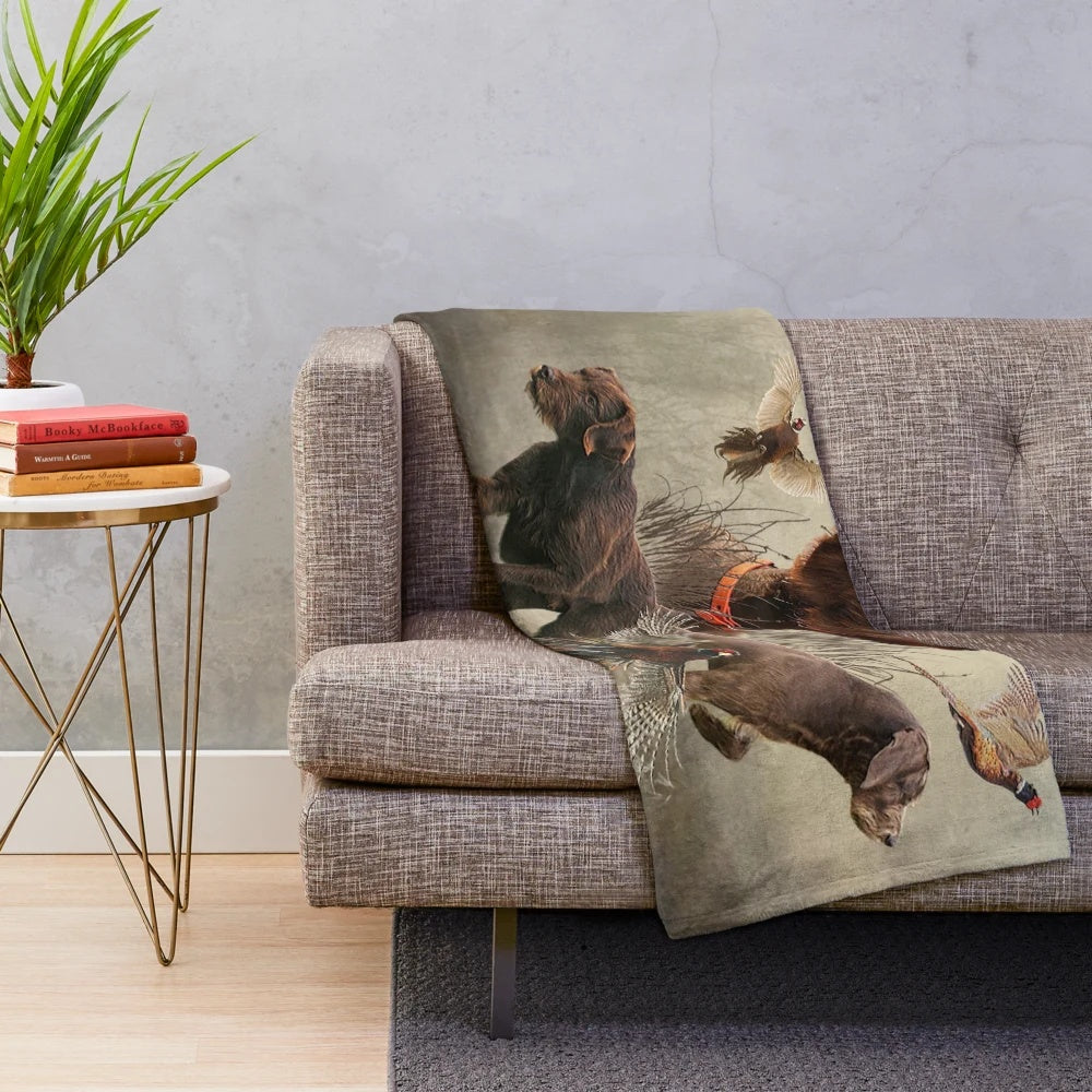 Pudelpointer plush blanket with nature motif