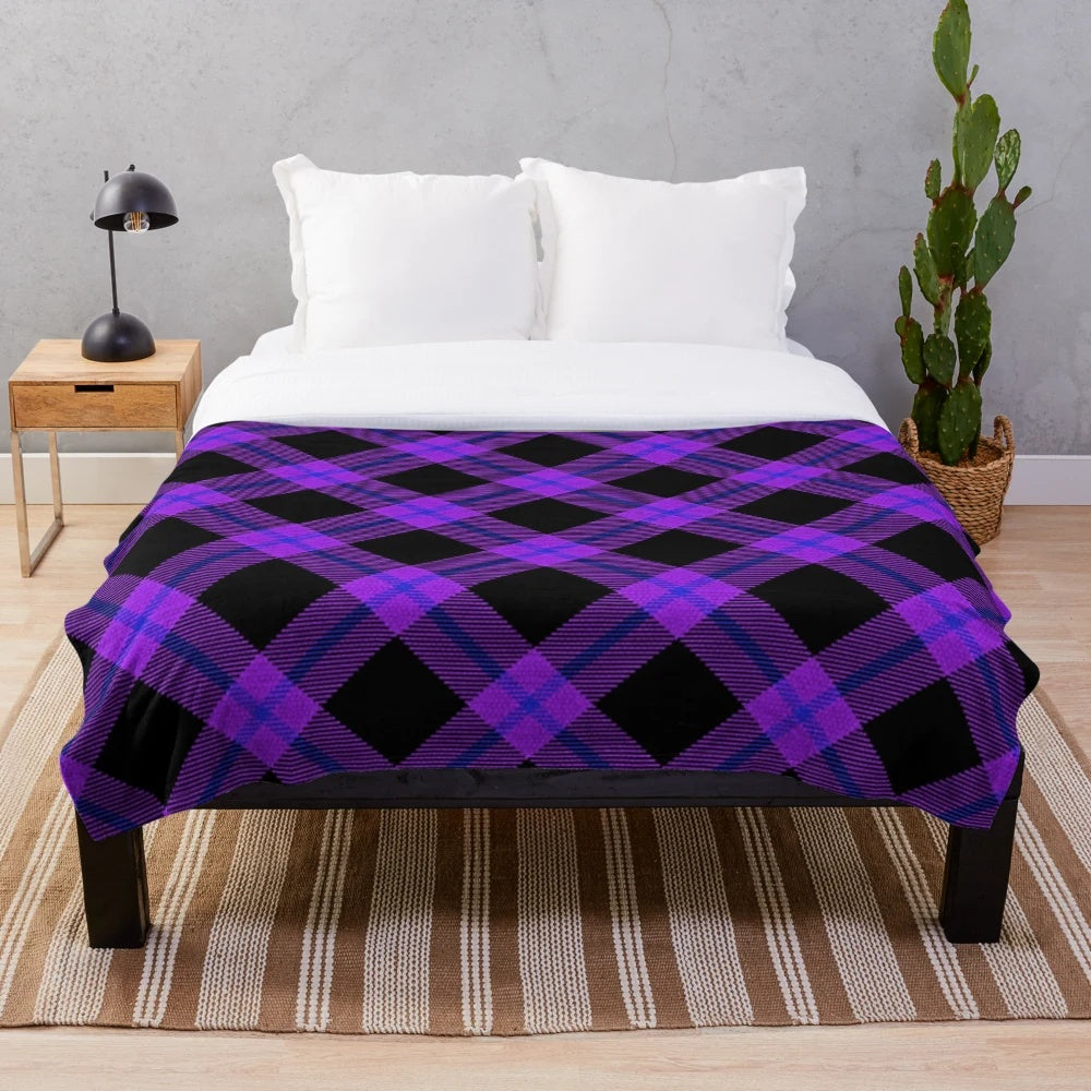 Purple plaid plush blanket with soft flannel material