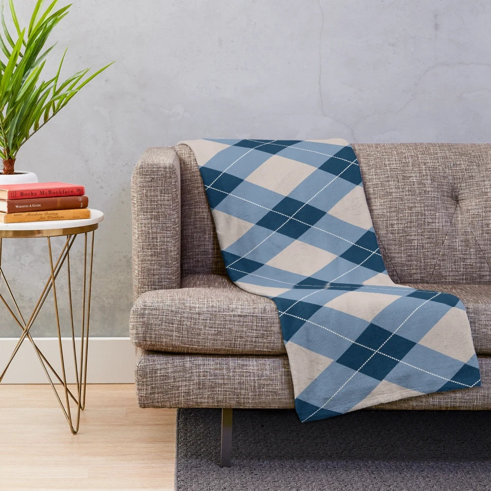 Scottish fabric plush blanket with tartan pattern