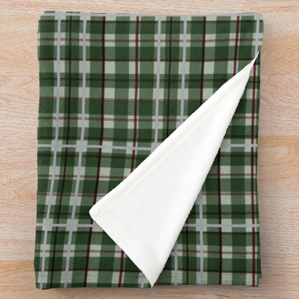 Cozy Scottish plaid blanket with geometric pattern