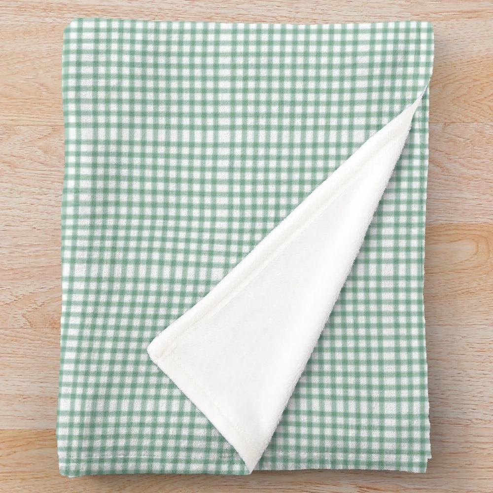 Soft and plush Scottish plaid pattern throw blanket