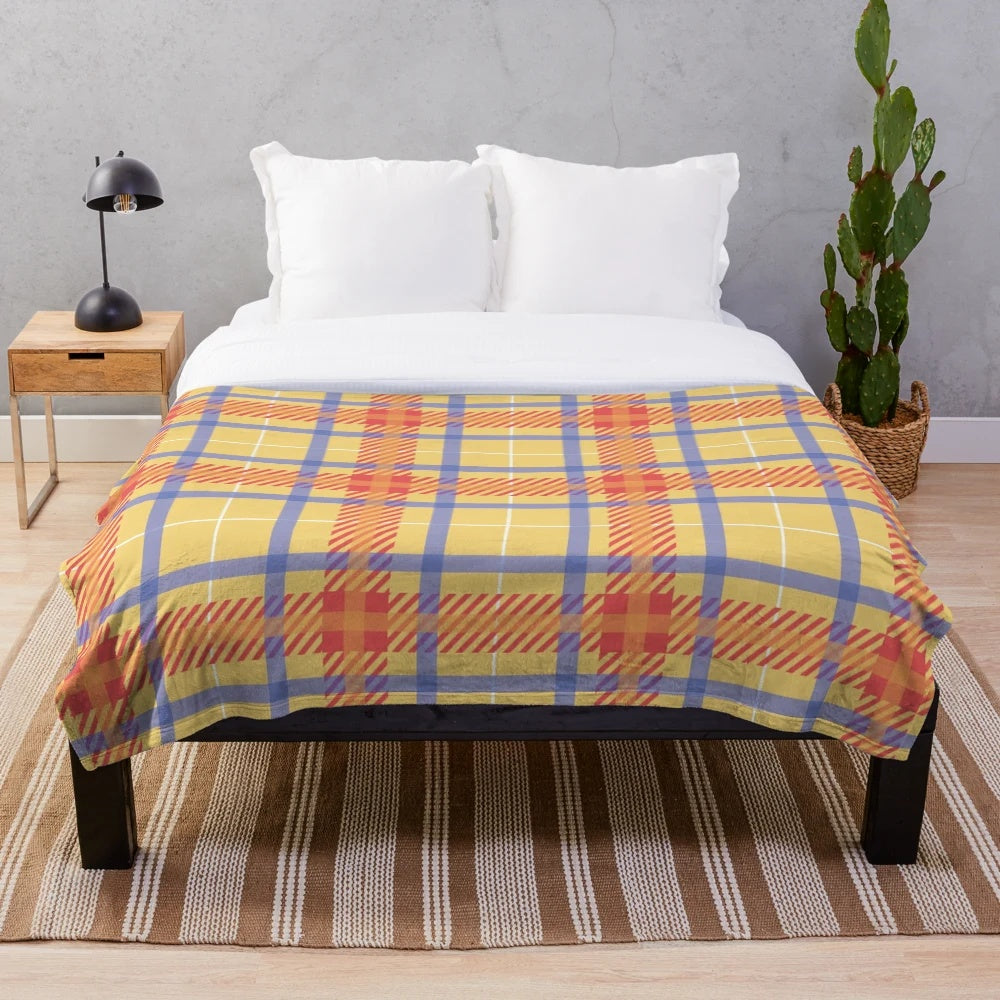 Soft and plush scottish tartan pattern blanket for cozy home decor