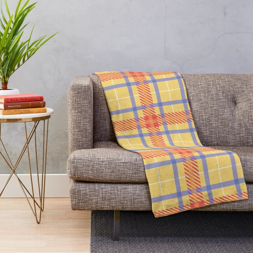Soft and plush scottish tartan pattern blanket for cozy home decor