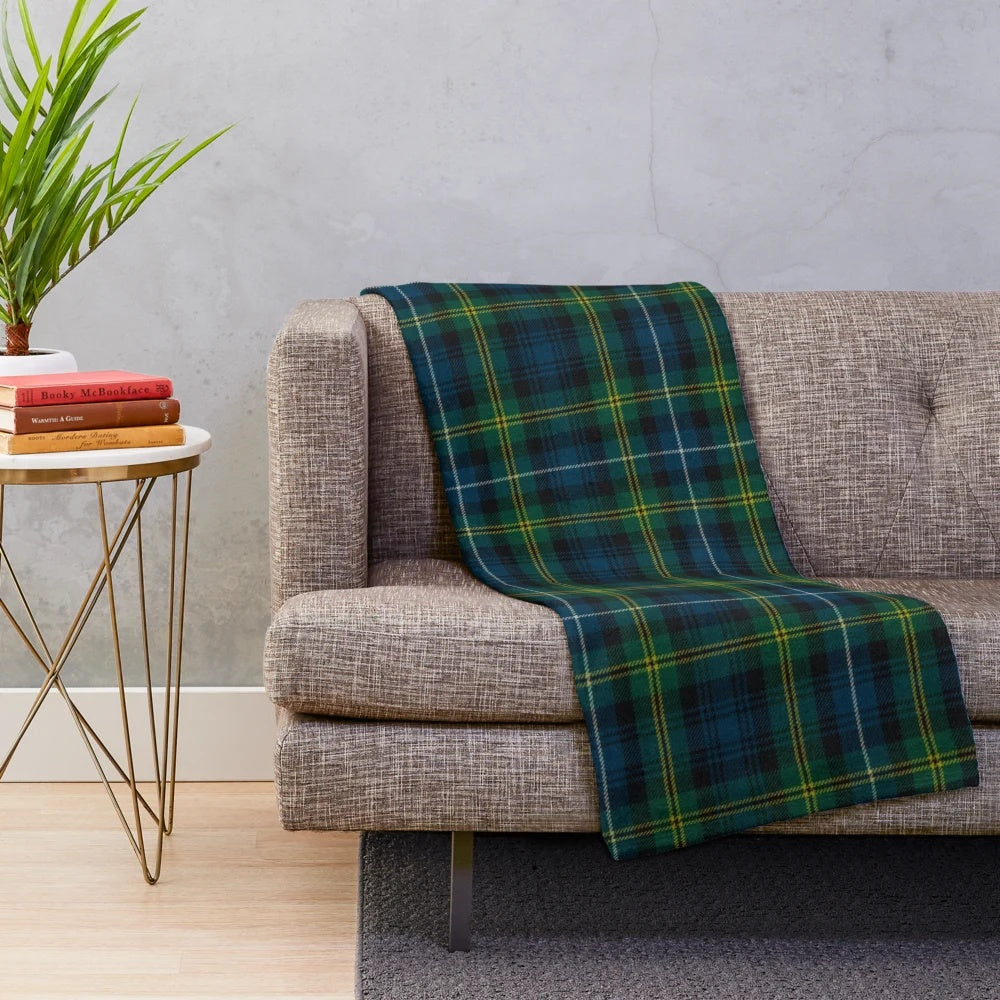 Scottishh tartan plush blanket with tartan pattern