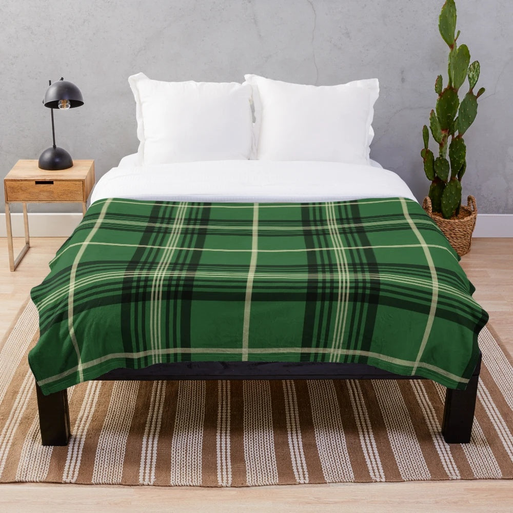 Scottish tartan pattern plush blanket