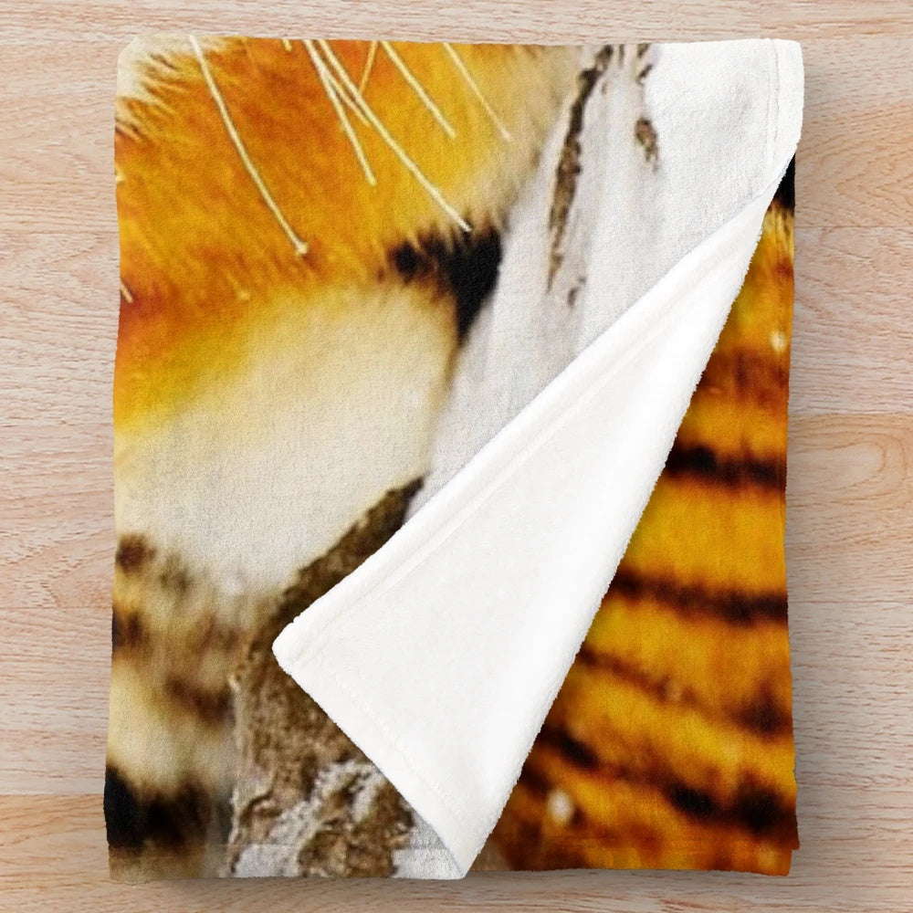 Soft, plush siberian tiger blanket
