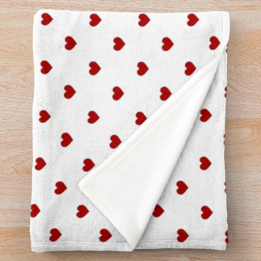 Small red hearts pattern plush blanket