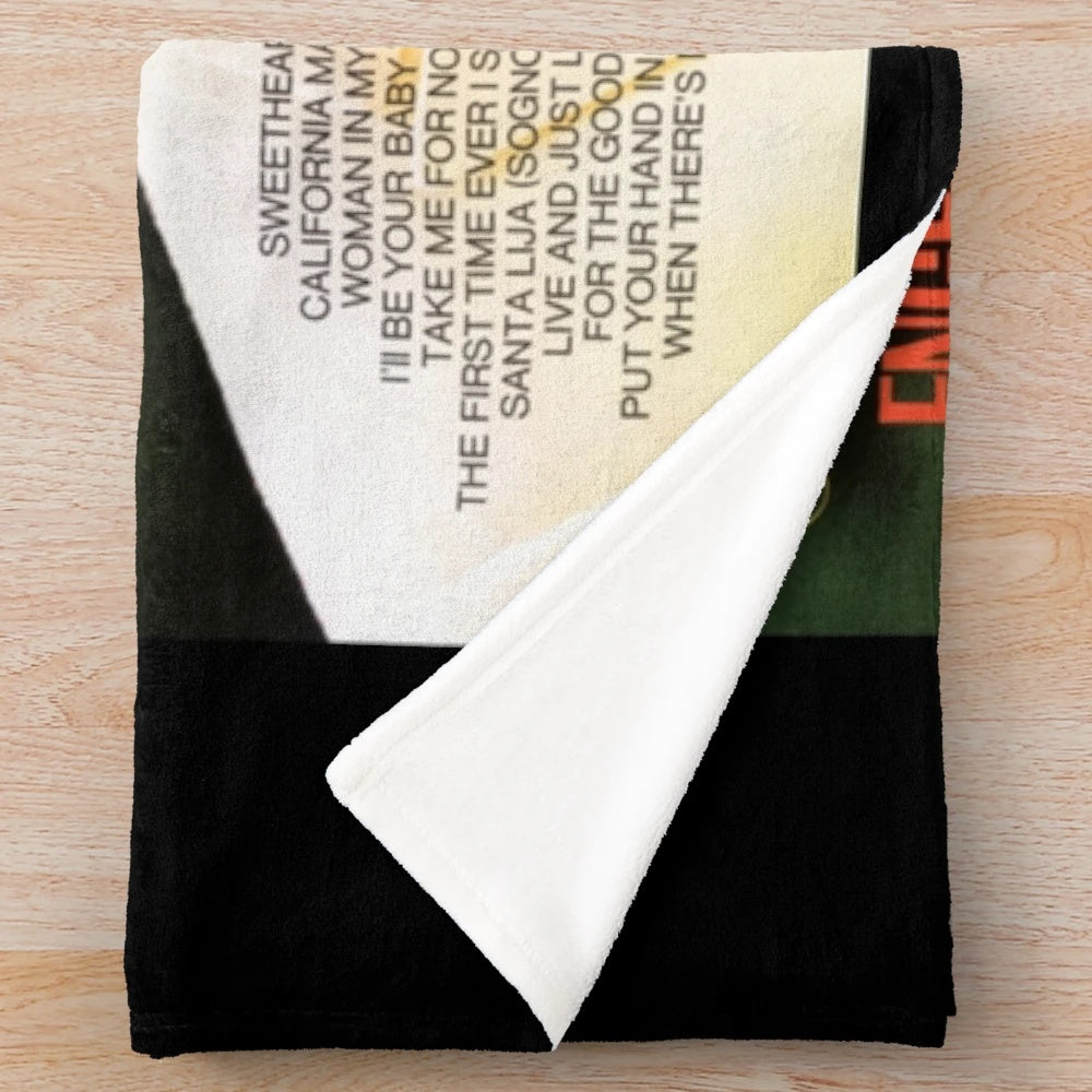 Soft and plush sweetheart-themed blanket for romantic decor
