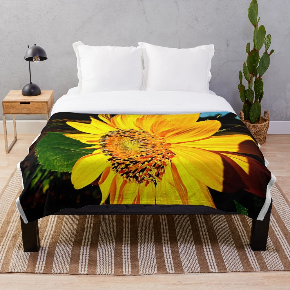 Sunflower plush blanket with soft, nature-inspired design