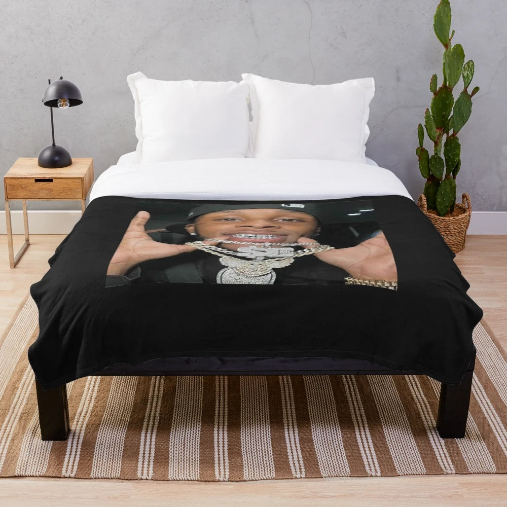 Toosii-inspired plush blanket with soft, comfortable design