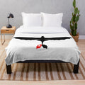 Toothless-inspired plush blanket featuring the iconic night fury dragon from How to Train Your Dragon