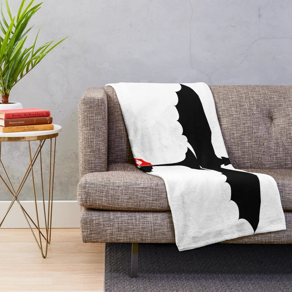 Toothless-inspired plush blanket featuring the iconic night fury dragon from How to Train Your Dragon