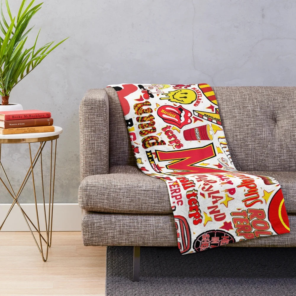 Soft and comfortable UMD Terrapins college plush blanket