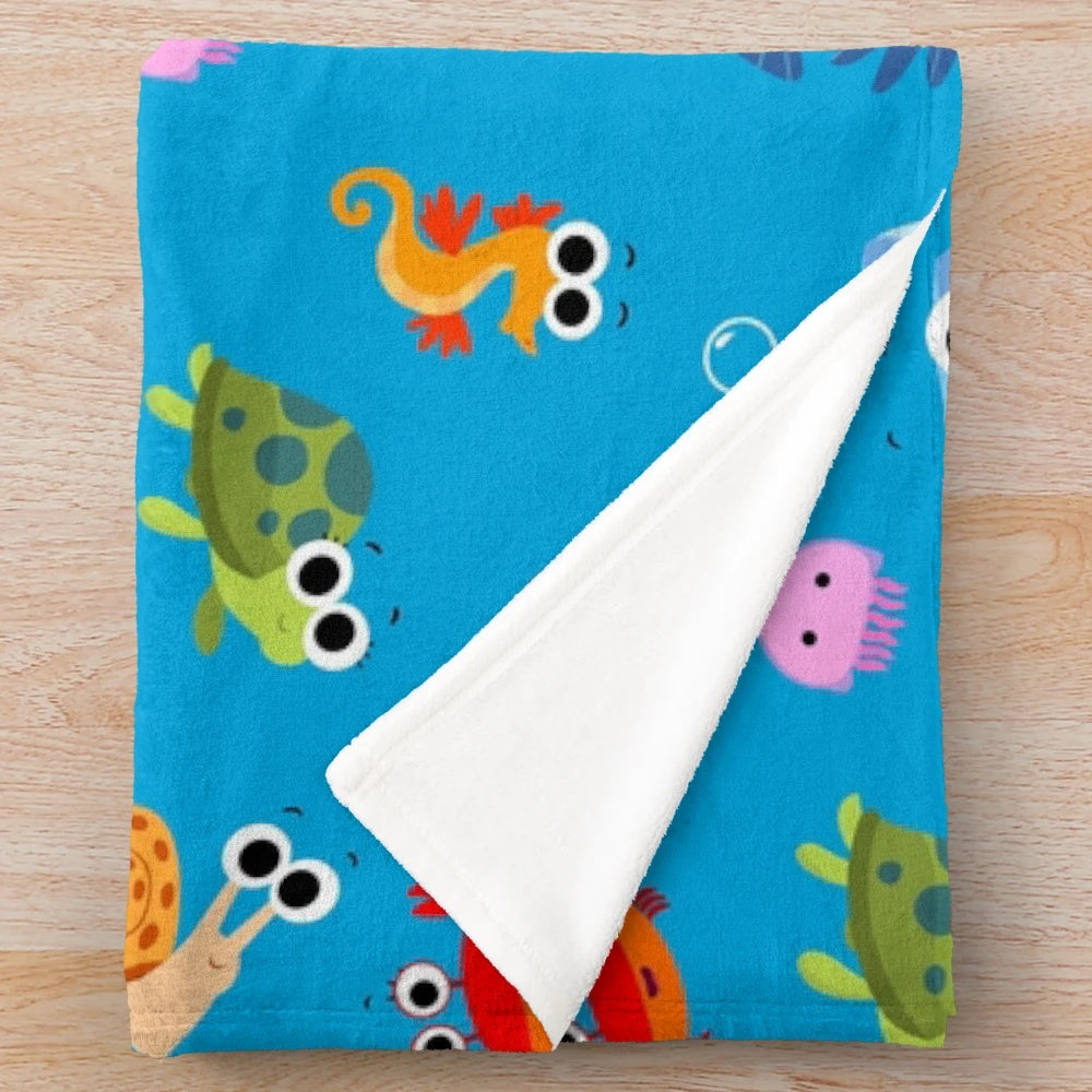Plush shark-patterned blanket for children