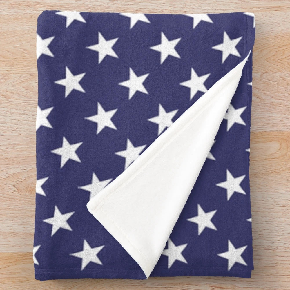 Soft and plush USA flag-themed throw blanket