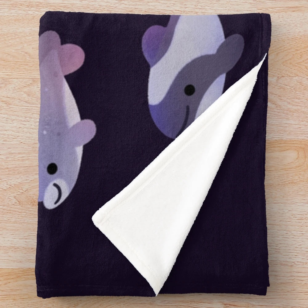 Soft and cuddly whale-themed plush blanket
