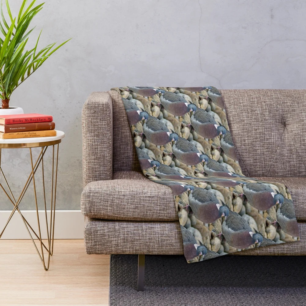 Soft and plush wood pigeon pattern blanket for cozy home decor