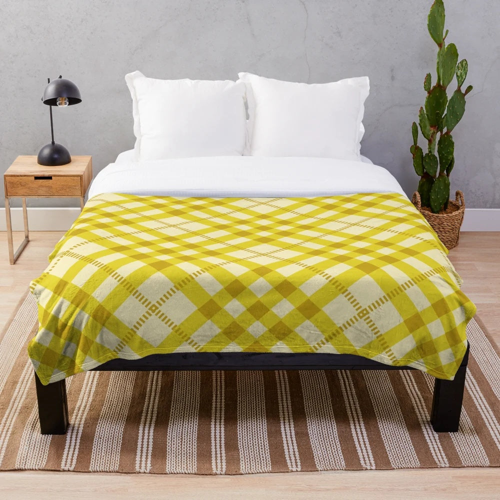 Diagonal plaid pattern plush blanket with Scottish-inspired design
