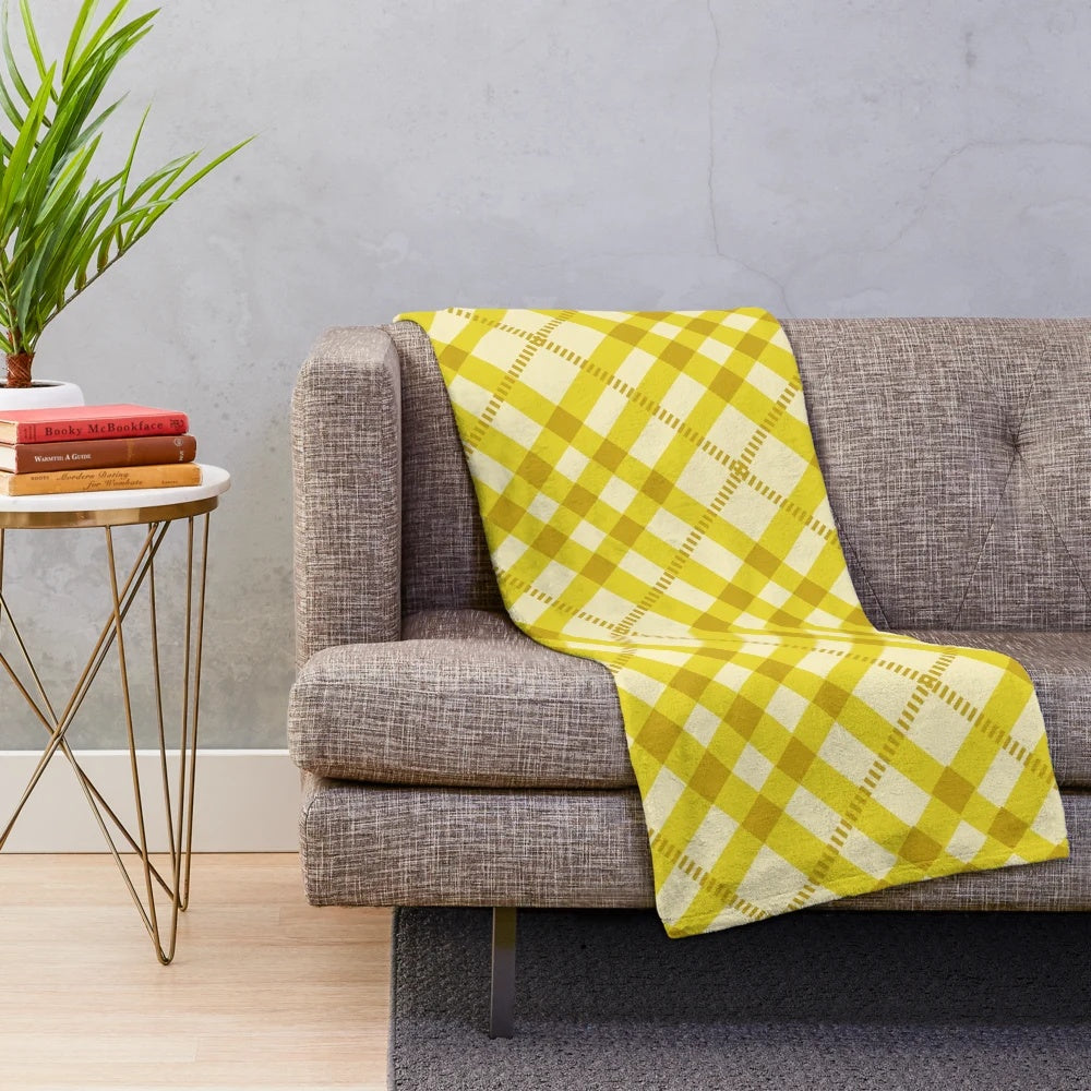 Diagonal plaid pattern plush blanket with Scottish-inspired design