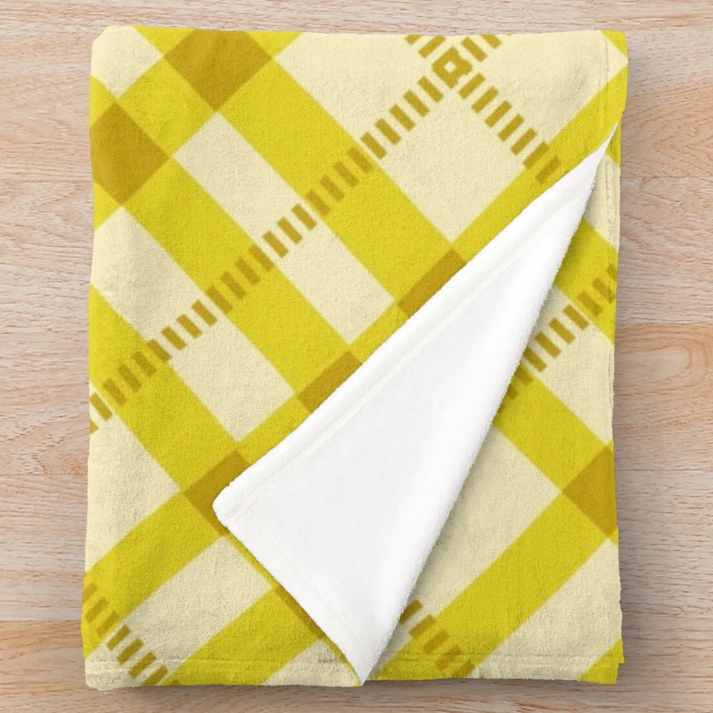 Diagonal plaid pattern plush blanket with Scottish-inspired design