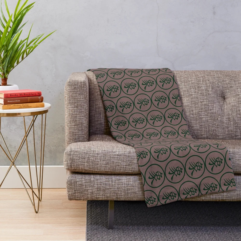 Plush blanket with classic Chinese chess pattern design