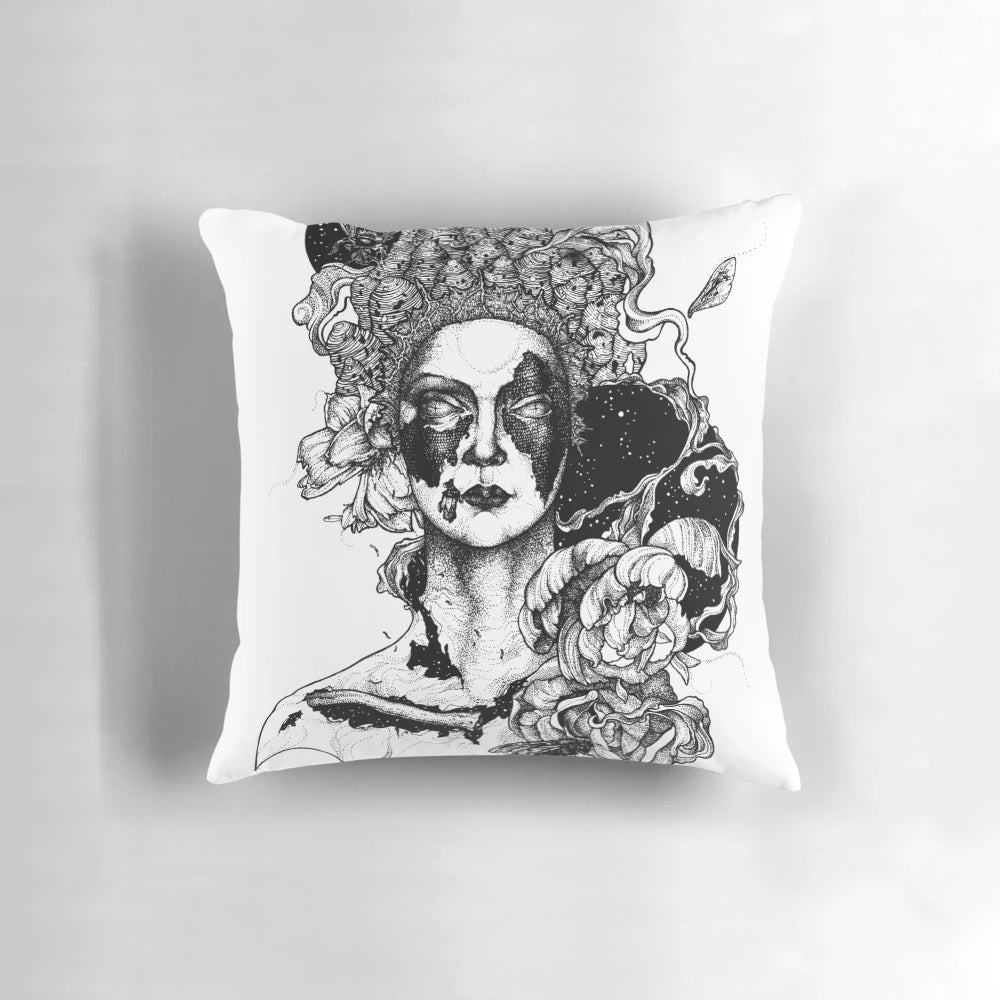 Wildhoney Pillow - A dark and enchanting design for a peaceful sleep