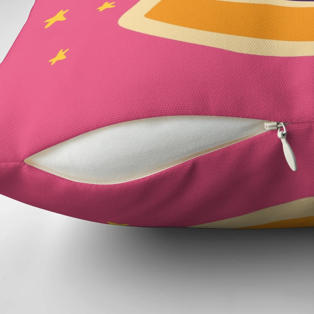 Decorative pillow featuring the text "I See a Strong Woman" in a modern design, symbolizing female empowerment and strength.