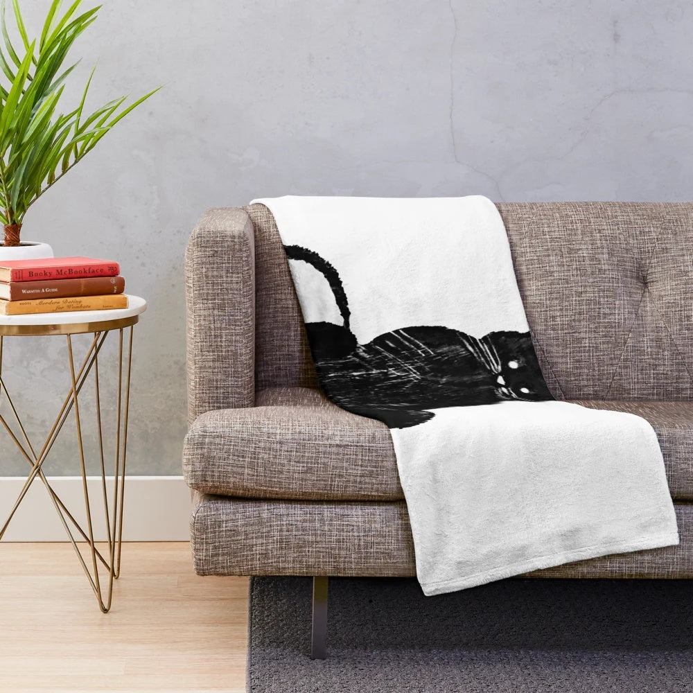 Dark cat plush blanket with a mysterious and captivating design