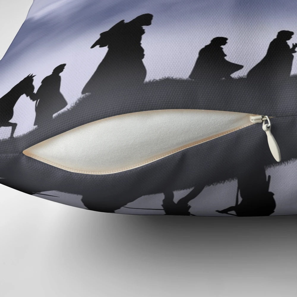 Decorative pillow featuring characters from the Lord of the Rings: Fellowship of the Ring