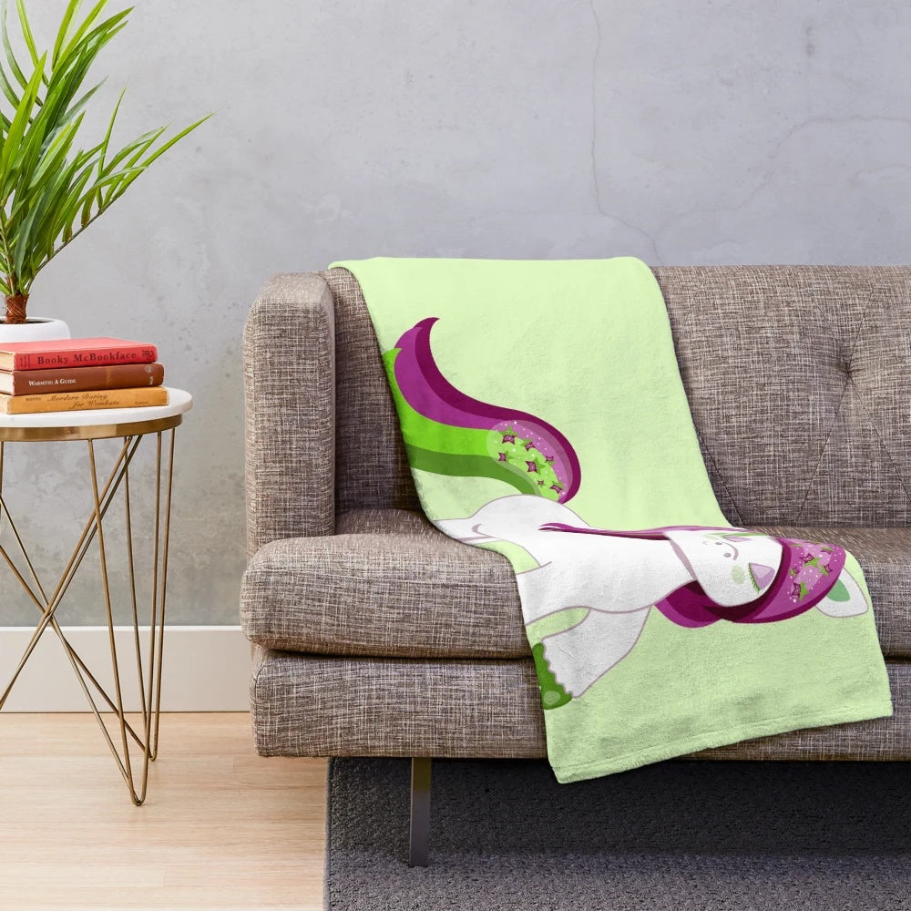 Soft and Cuddly Unicorn Plush Blanket for a Magical Bedroom