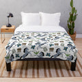 Floral plush blanket with scottish horse pattern