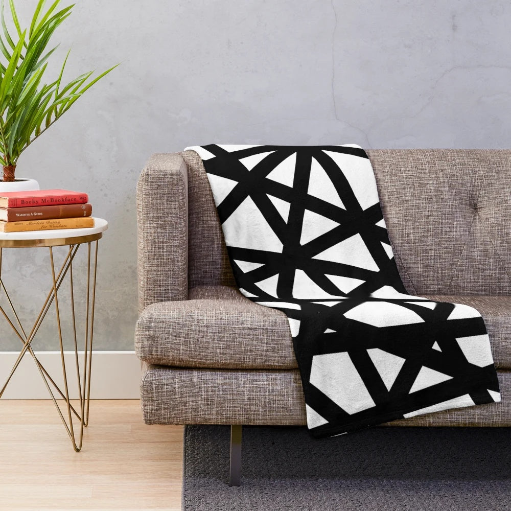 Black and white geometric pattern plush blanket