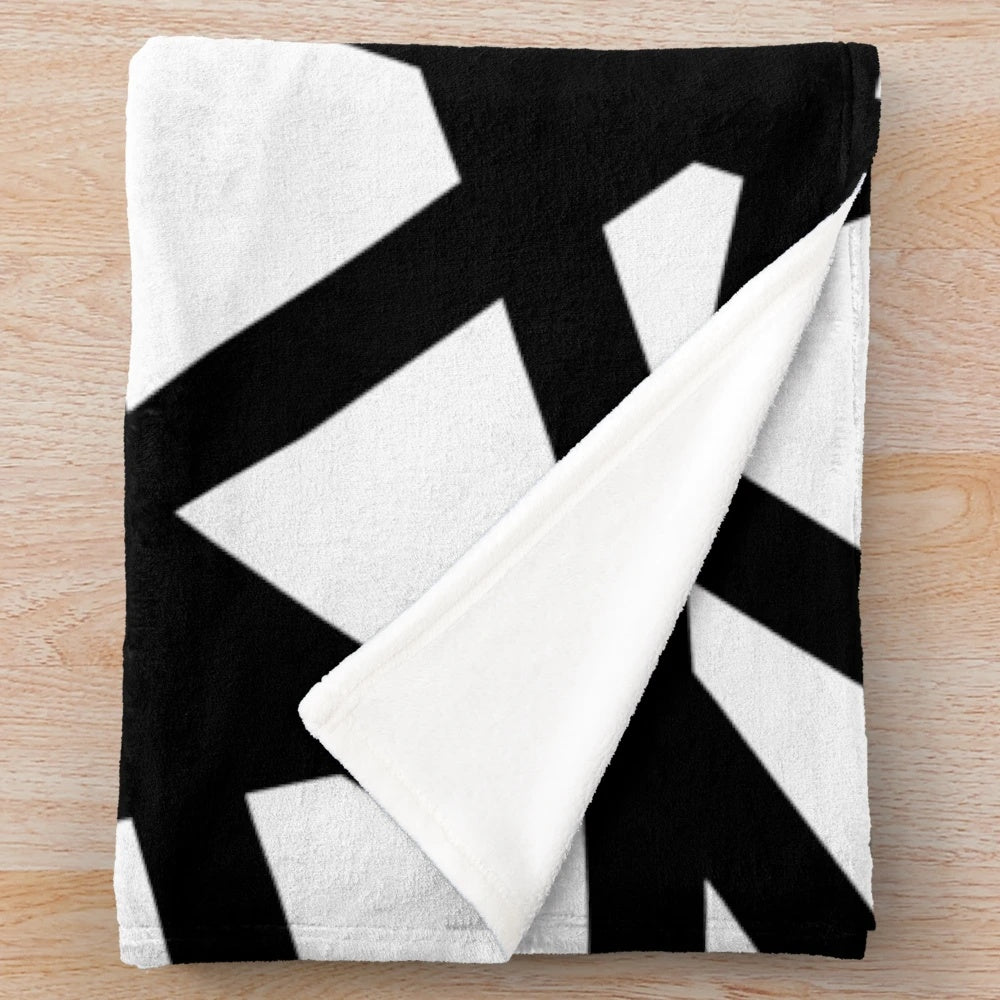 Black and white geometric pattern plush blanket
