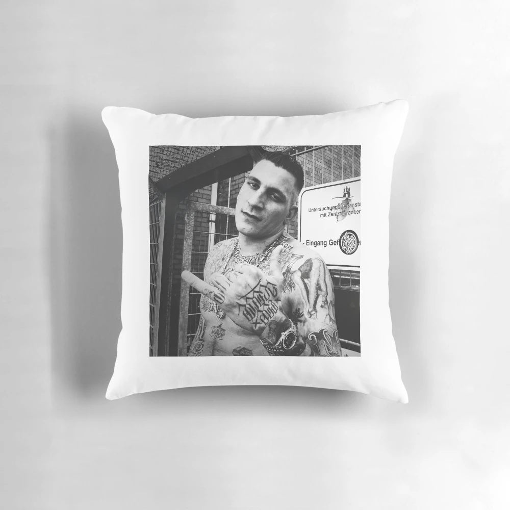 Stylish decorative pillow featuring the image of German rapper Gzuz, a member of the 187 Strassenbande collective.
